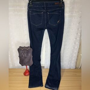Express: Skinny; style: Stella, low rise; size 4 long